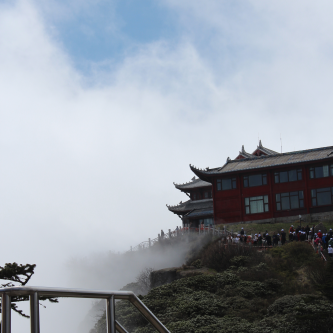 gallery/emei shan tempel boven op berg 2